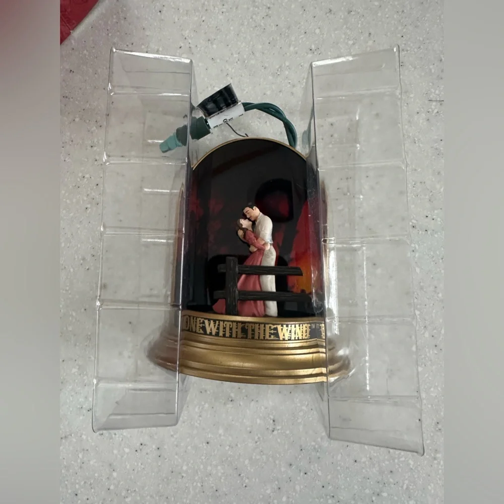 Vintage Hallmark Keepsake Ornament Gone With The Wind QLX7562 Farewell Scene